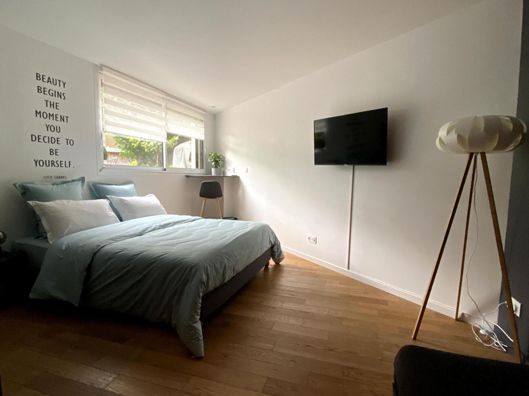 Au 10 Bed & Breakfast Luisant Habitación foto