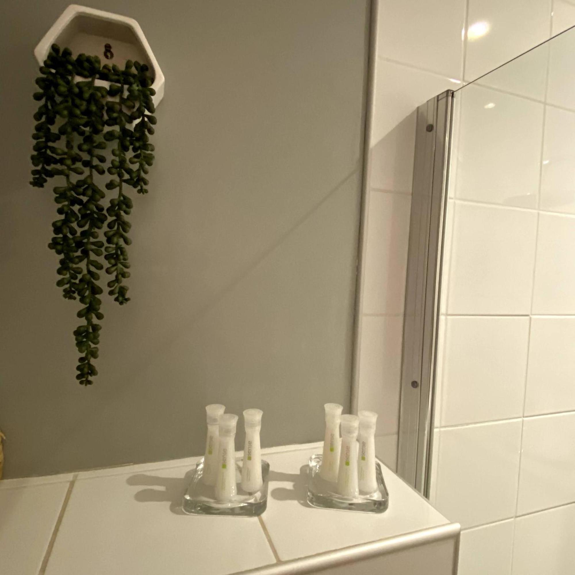 Au 10 Bed & Breakfast Luisant Habitación foto